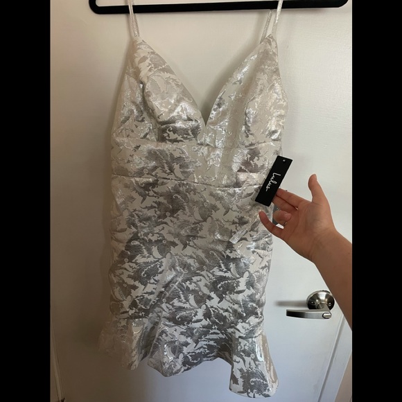 NWT Lulu’s silver flounce hem party dress, Medium - Picture 2 of 5